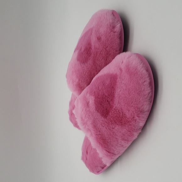 1212- Victoria's Secret Slippers Pink Color Size Small NWT - Picture 1 of 7